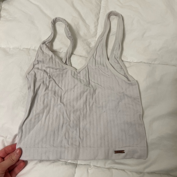 Tops - White tank top worn 2x like brand new.